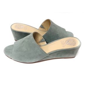 NW VINCE CAMUTO Stephena Suede Wedge Slide Sandal